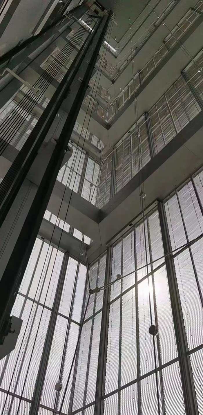 長沙國金中心（吸金）LED透明屏項目-未開電效果